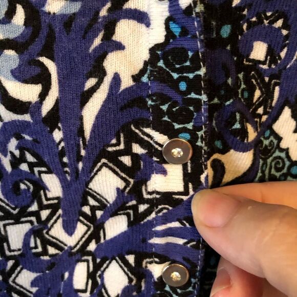 WHBM LS Abstract Sweater w Snaps - Picture 4 of 10